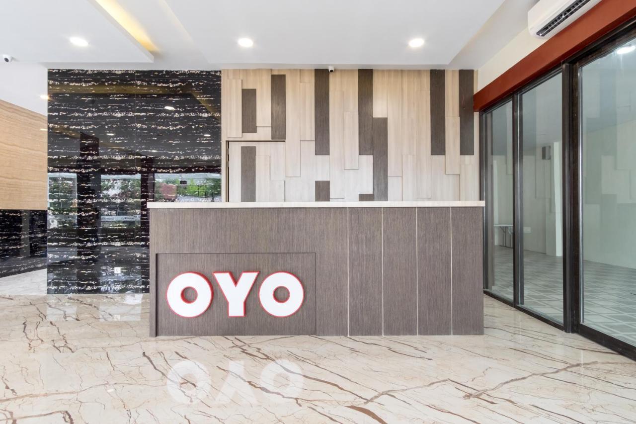Oyo 727 Merlion Hotel Medan Eksteriør bilde
