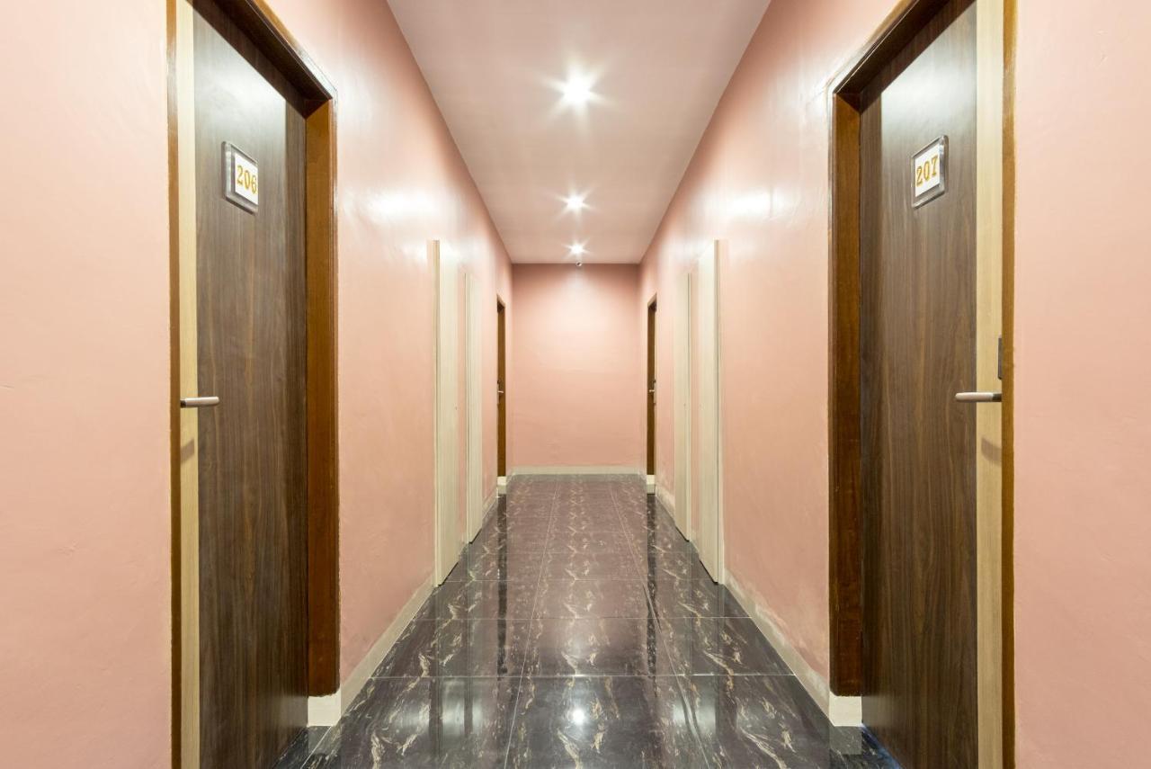 Oyo 727 Merlion Hotel Medan Eksteriør bilde