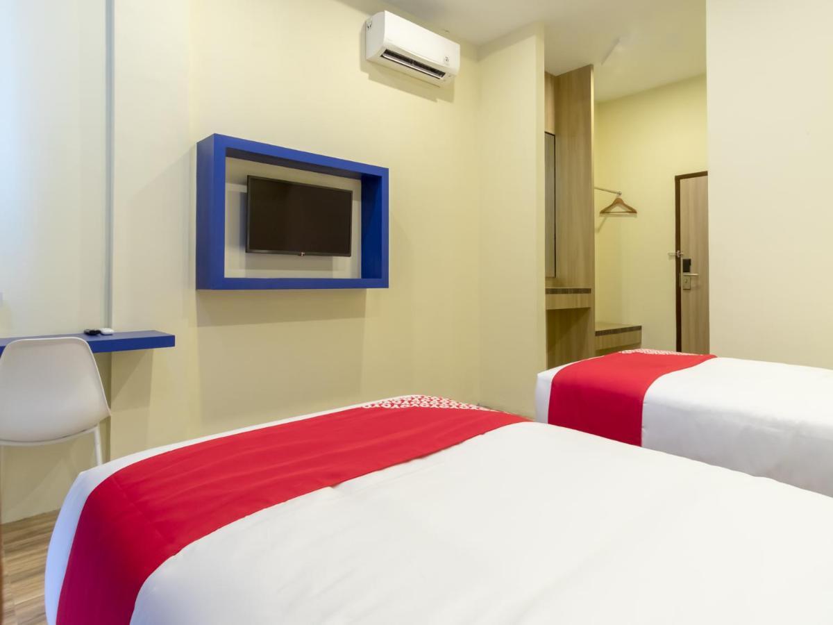 Oyo 727 Merlion Hotel Medan Eksteriør bilde