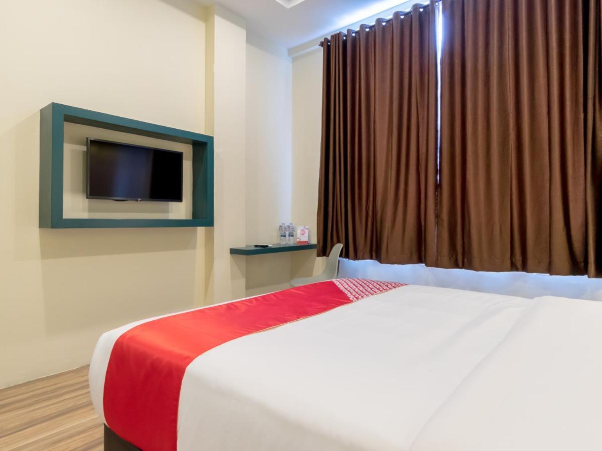 Oyo 727 Merlion Hotel Medan Eksteriør bilde
